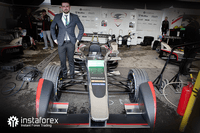 InstaForex - đối tác chính thức của đội Dragon Racing